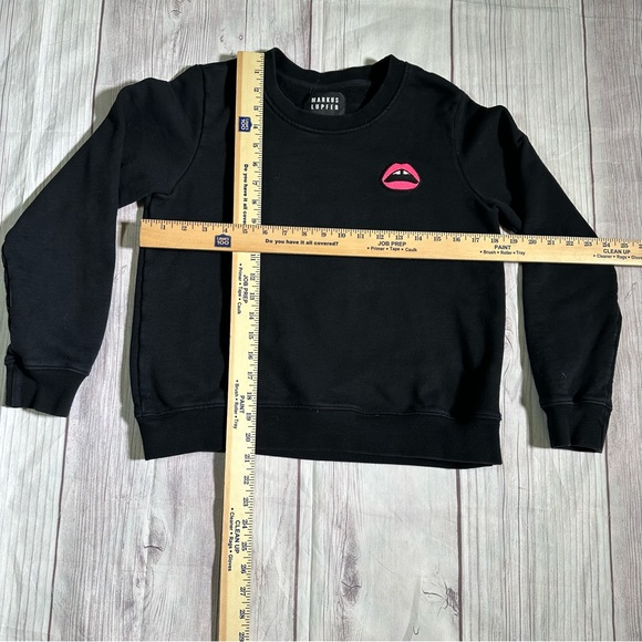 Women’s MARKUS LUPFER Black Crewneck Sweatshirts With Gap Tooth Lip Patch - Picture 7 of 8